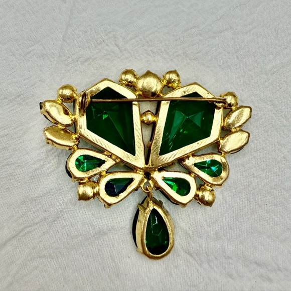 Vintage Art Deco Emerald Glass Brooch - Picture 3 of 3
